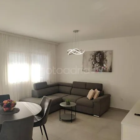 Luxury Mata Апартаменти